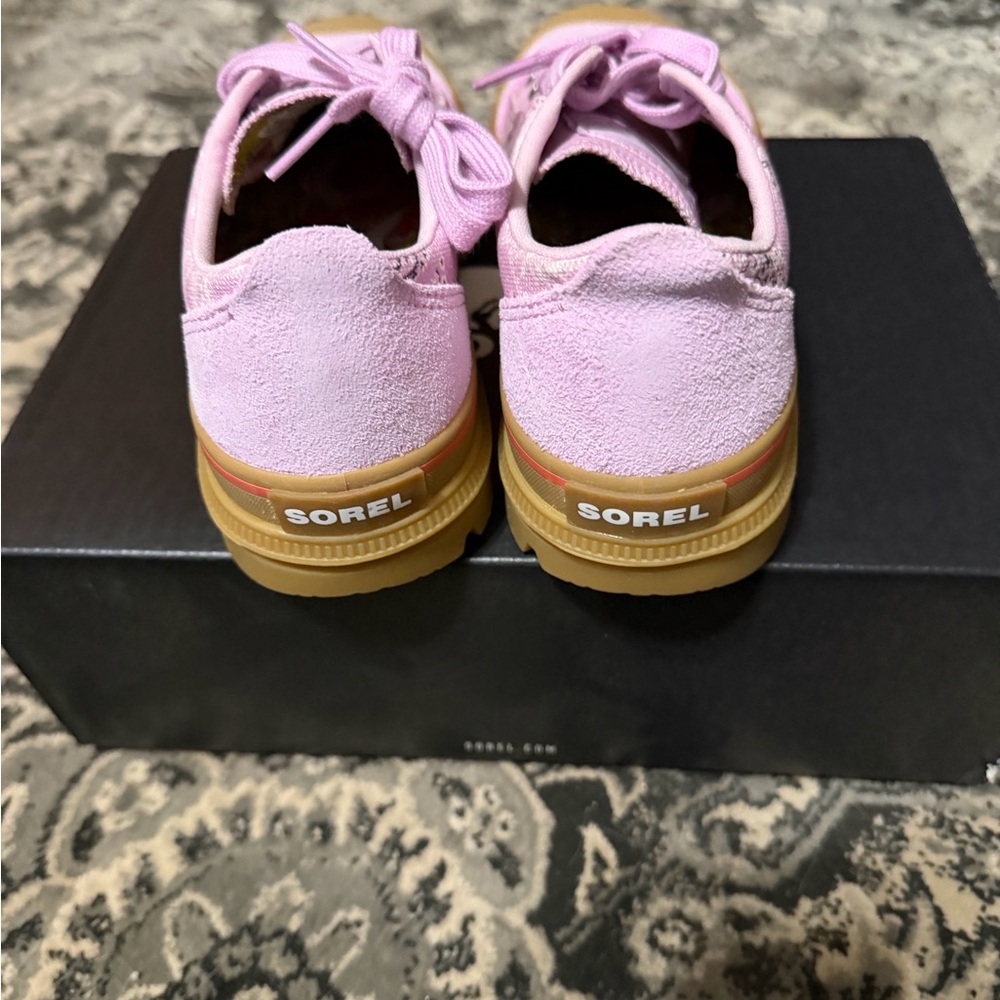 Sorel Lavender Pink Canvas Low-Top Sneakers with Gum Sole - Picture 3 of 6